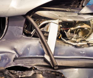 Pościg, 3 uszkodzone radiowozy i 2 policjantów zabranych na badania! Trasa S61 pod Łomżą zablokowana