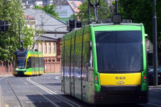 ZAPADŁA SIĘ JEZDNIA na Dąbrowskiego! Tramwaje KIEROWANE NA OBJAZDY!