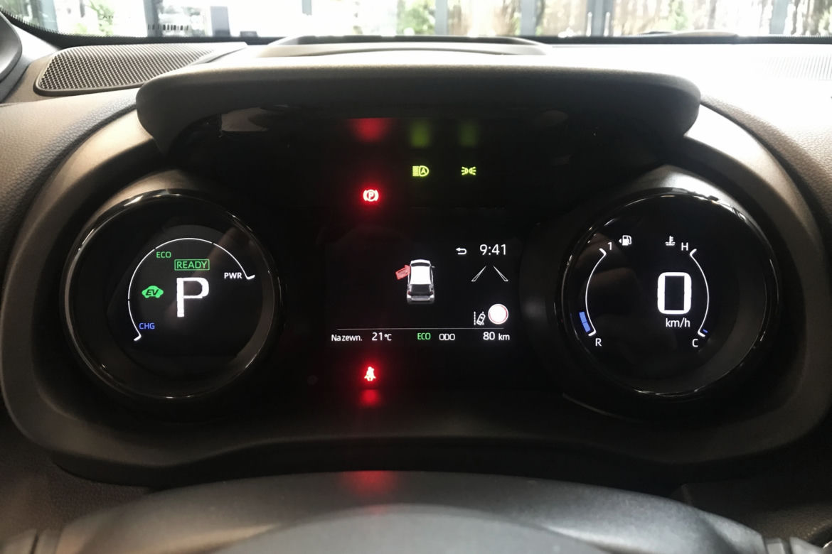 Toyota Yaris 1.5 Hybrid 116 KM e-CVT 