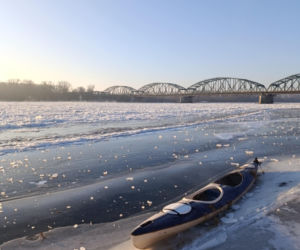 Wisła i Brda skute lodem! Zimowe piękno kusi, ale jest wyjątkowo niebezpieczne