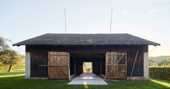 The Box in the Barn we wsi Brtev w Czechach