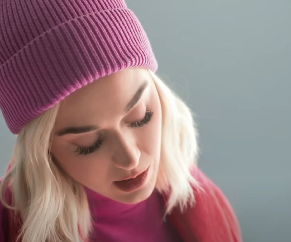 Katy Perry nagrała cover kultowego numeru The Beatles. Sprawdźcie, jak wypadła jej interpretacja