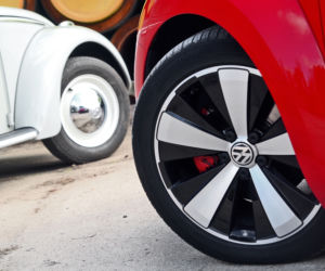 Volkswagen Beetle 2014 r. vs. Volkswagen Garbus 1960 r.