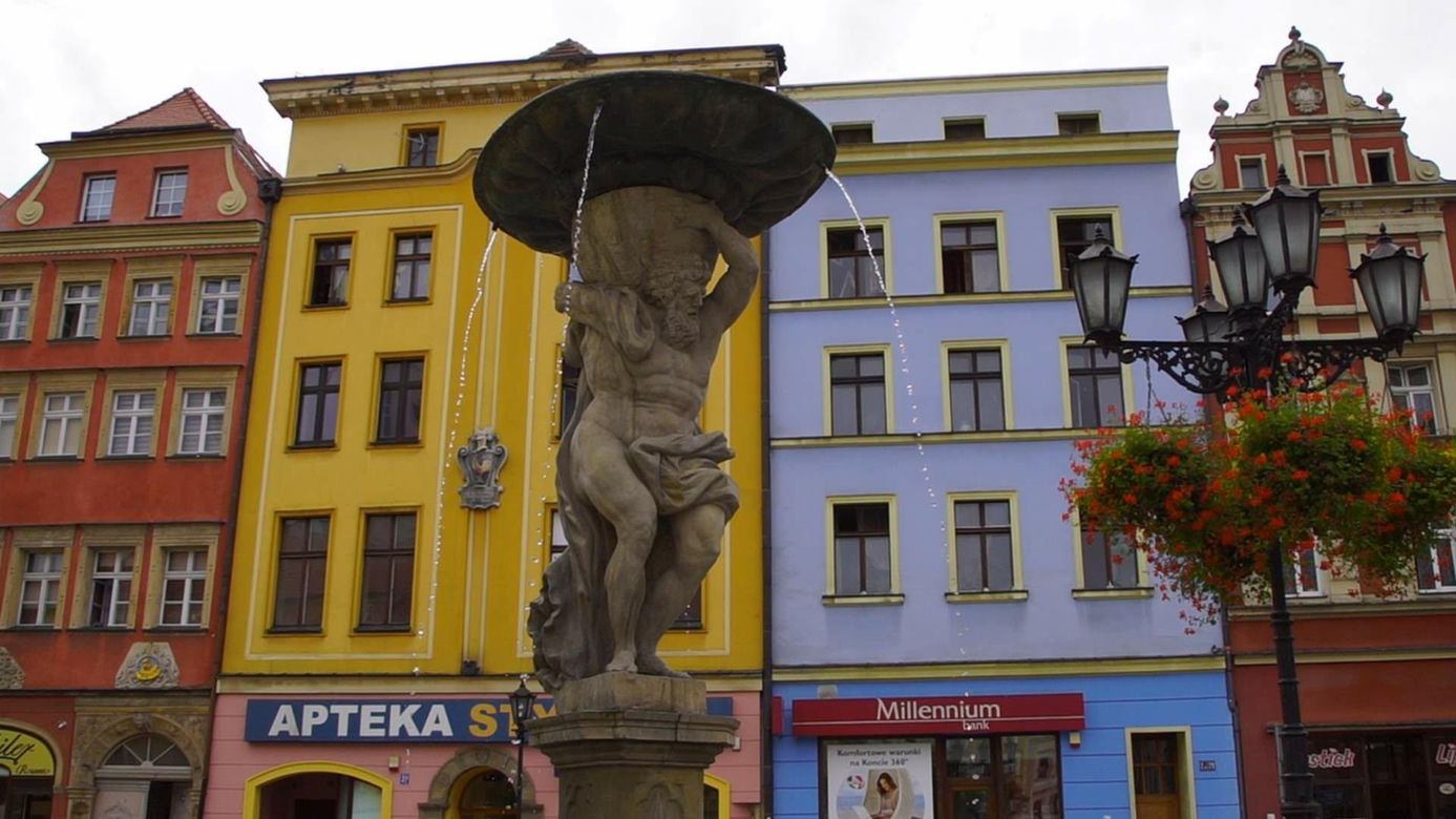 Najpiękniejsze miasteczko na Dolnym Śląsku. AI: "Klimat godny małej Pragi"