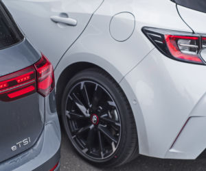 Toyota Corolla GR Sport 2.0 Hybrid Dynamic Force 184 KM e-CVT vs. Volkswagen Golf 8 1.5 eTSI 150 KM Style DSG7