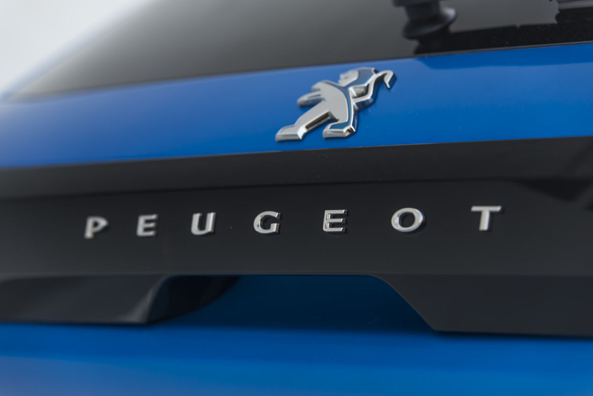 Peugeot e-208 GT