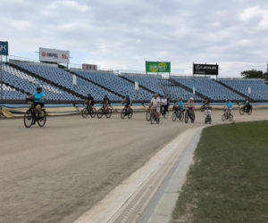 Rowerowa Stolica Polski - kręcili kilometry na stadionie w Lesznie