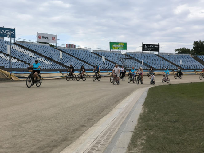 Rowerowa Stolica Polski - kręcili kilometry na stadionie w Lesznie