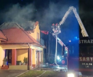 Okradziony dom w Gąbinie, nowotwór, a teraz pożar, w którym o mało nie zginęli! Ta noc zrujnowała ich doszczętnie [ZDJĘCIA]