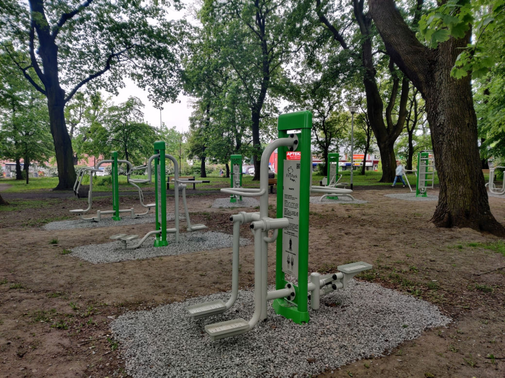 Siłownia pod chmurką w parku im. Hanny Pudlis