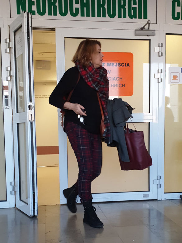 Małgorzata Ostrowska-Królikowska wychodzi ze szpitala