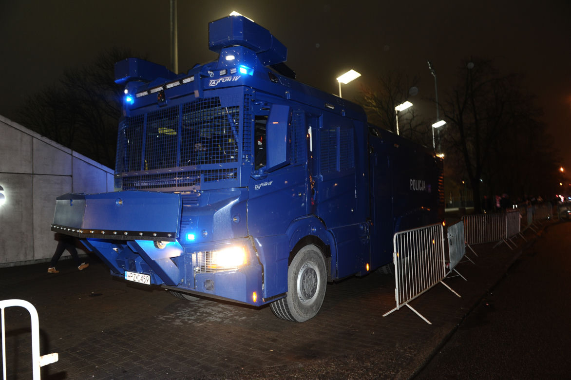Policja obstawia mecz Legia - Zagłębie