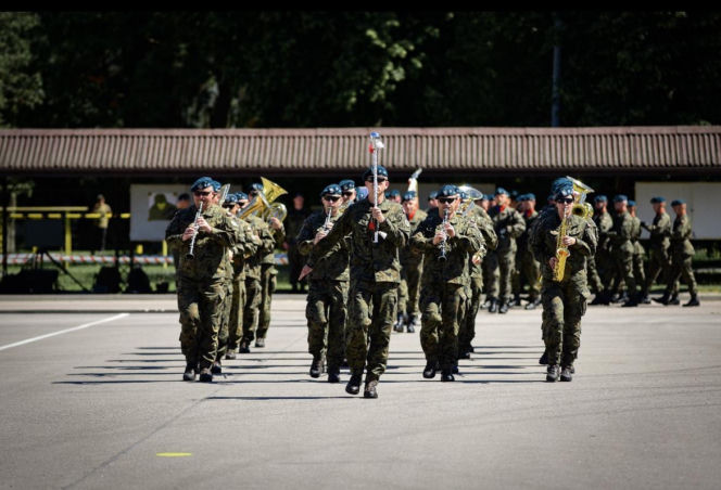 Święto 18. Białostockiego Pułku Rozpoznawczego z uroczystym apelem