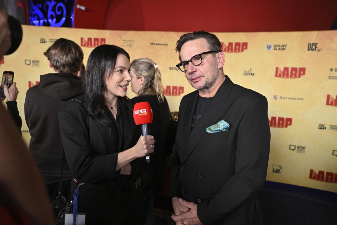 Premiera "LARP. Miłość, trolle i inne questy": Pawł Deląg z partnerką