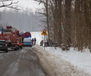 Poważny wypadek na Warmii i Mazurach. Lód paraliżuje region