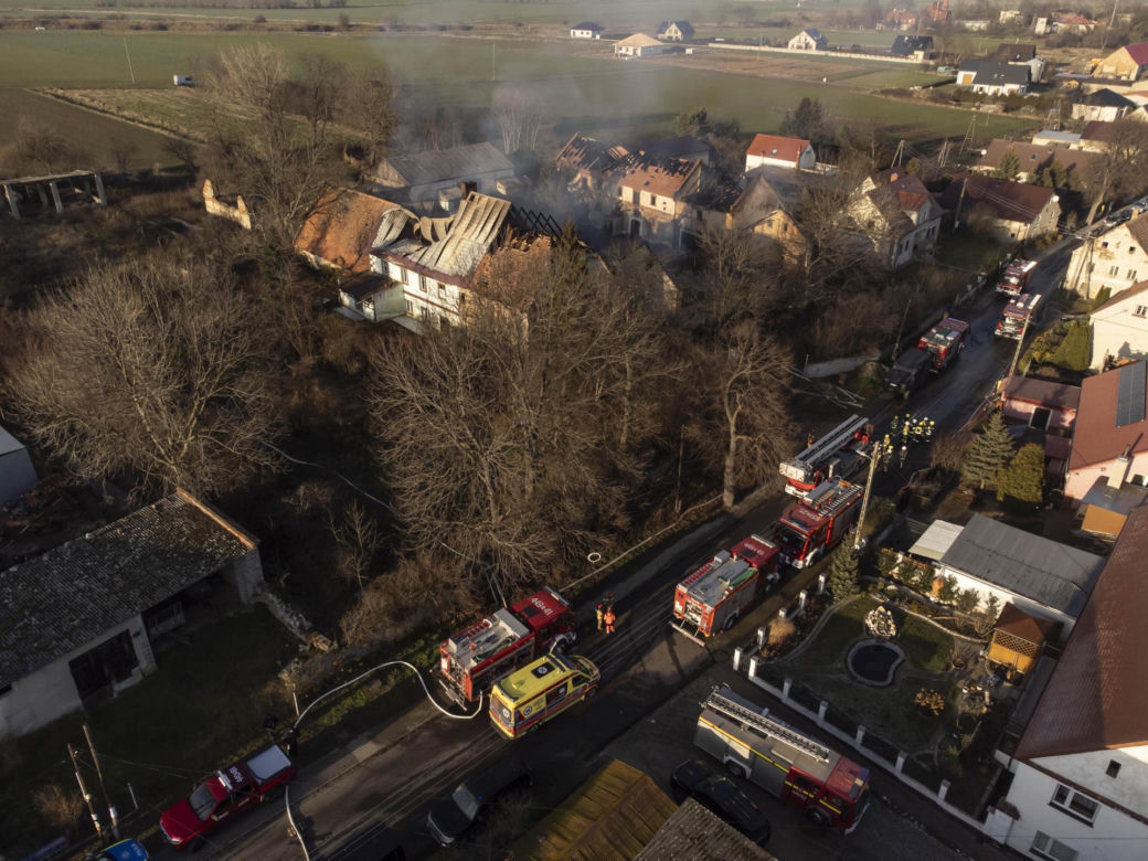 Pożar i akcja antyterrorystów. Dwóch mężczyzn nie żyje