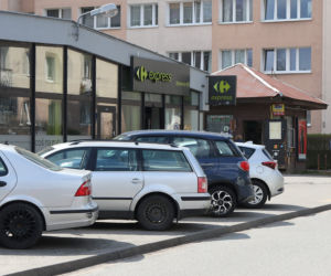 Przebrał się za policjanta i terroryzował okolicę