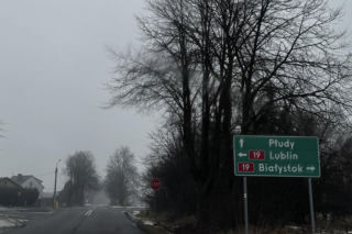 „Myślałem, że gram w grę”. 27-latek włamał się do domu i zasnął w łóżku właściciela