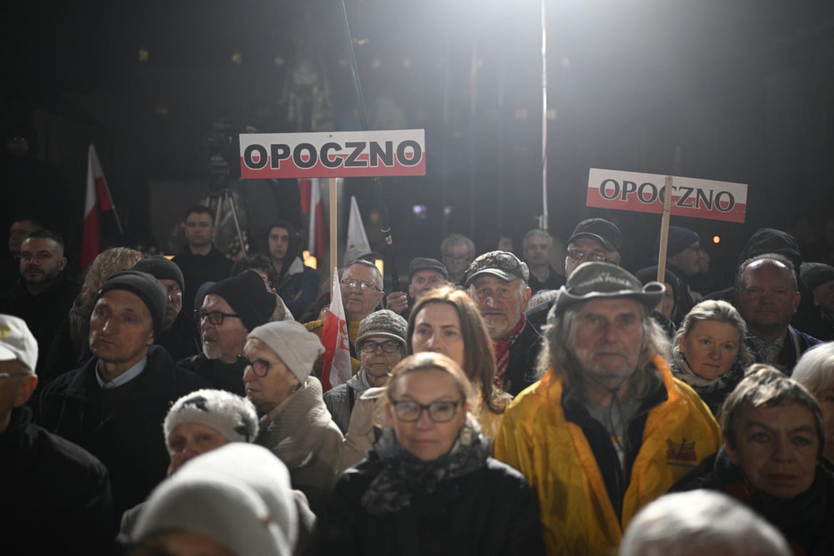 Rocznica katastrofy smoleńskiej. Tłumy ruszyły w Marszu Pamięci