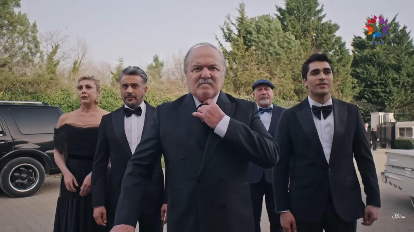 Ślub Halisa i Hatice w serialu "Złoty chłopak"