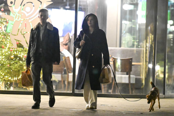 Monika Richardson z dzieckiem i pieskiem