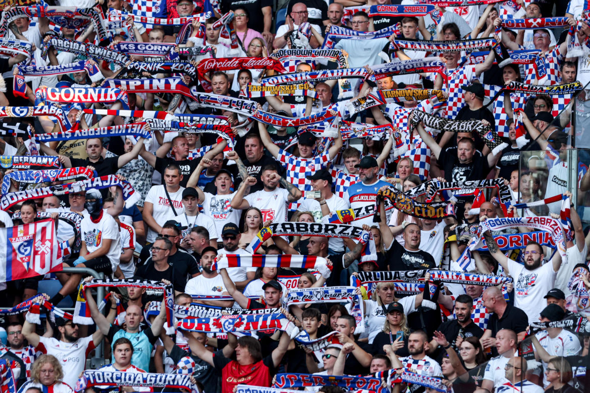 Zobaczcie zdjęcia kibiców z meczu Górnik - Fenerbahce i krótkie podsumowanie środowego spotkania na se.pl
