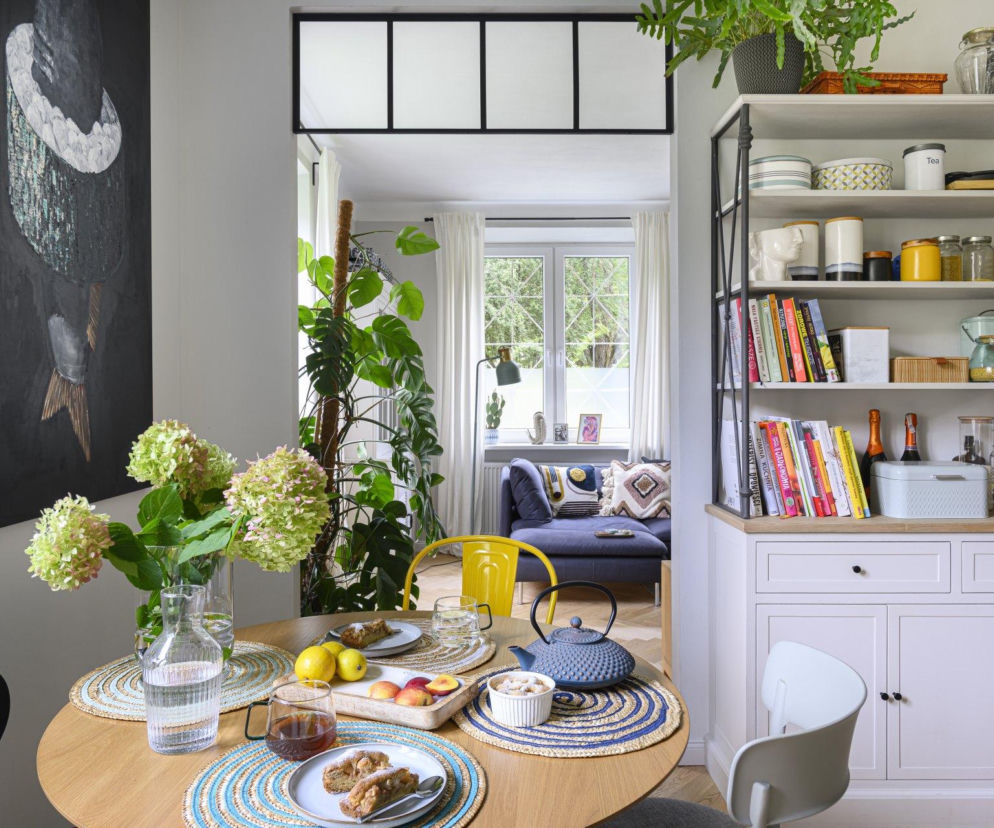 Zaniedbane małe mieszkanie zmieniło się w jasne i przytulne wnętrze z nutą boho