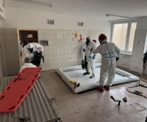 Potężne manewry strażaków na Pomorzu. Do akcji weszły psy ratownicze i policyjni antyterroryści