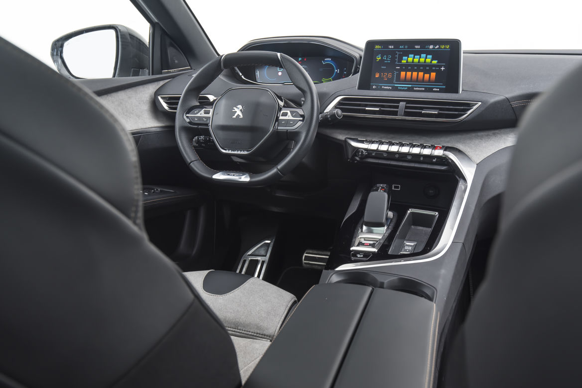 Peugeot 3008 GT HYbrid4 300 KM e-EAT8