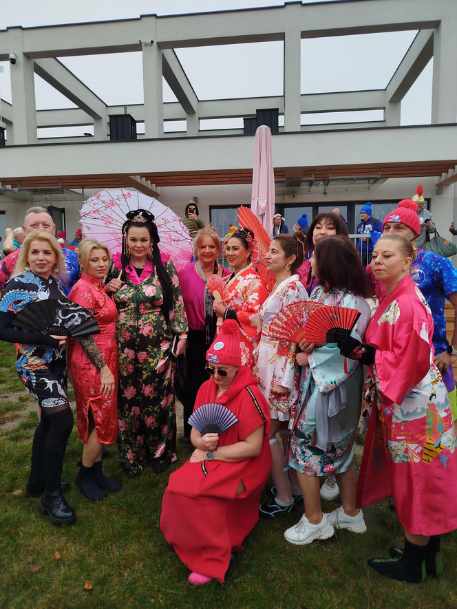 Mazowieckie Morsy otworzyły sezon morsowania 2025/2026 nad zalewem w Siedlcach