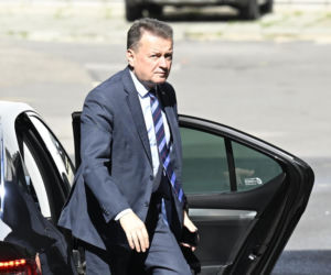 Politycy PiS zjechali na Nowogrodzką, chodzi o Czarnka