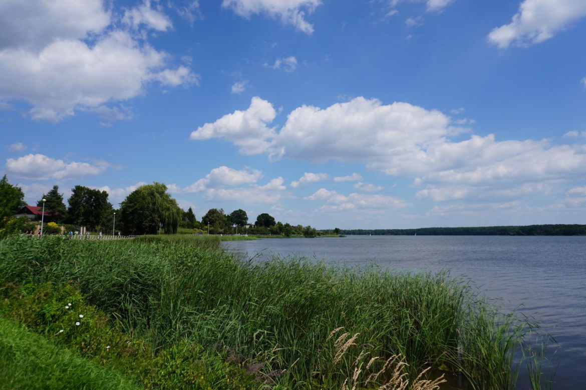Lublinianie ruszyli nad Zalew Zemborzycki. Tak spędzili pierwszy weekend wakacji nad "lubelskim morzem"