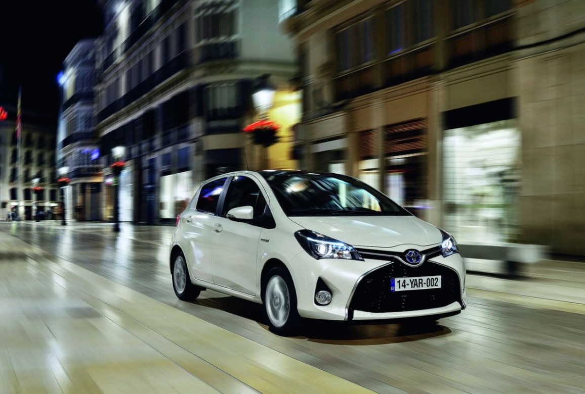 Toyota Yaris Hybrid 2015
