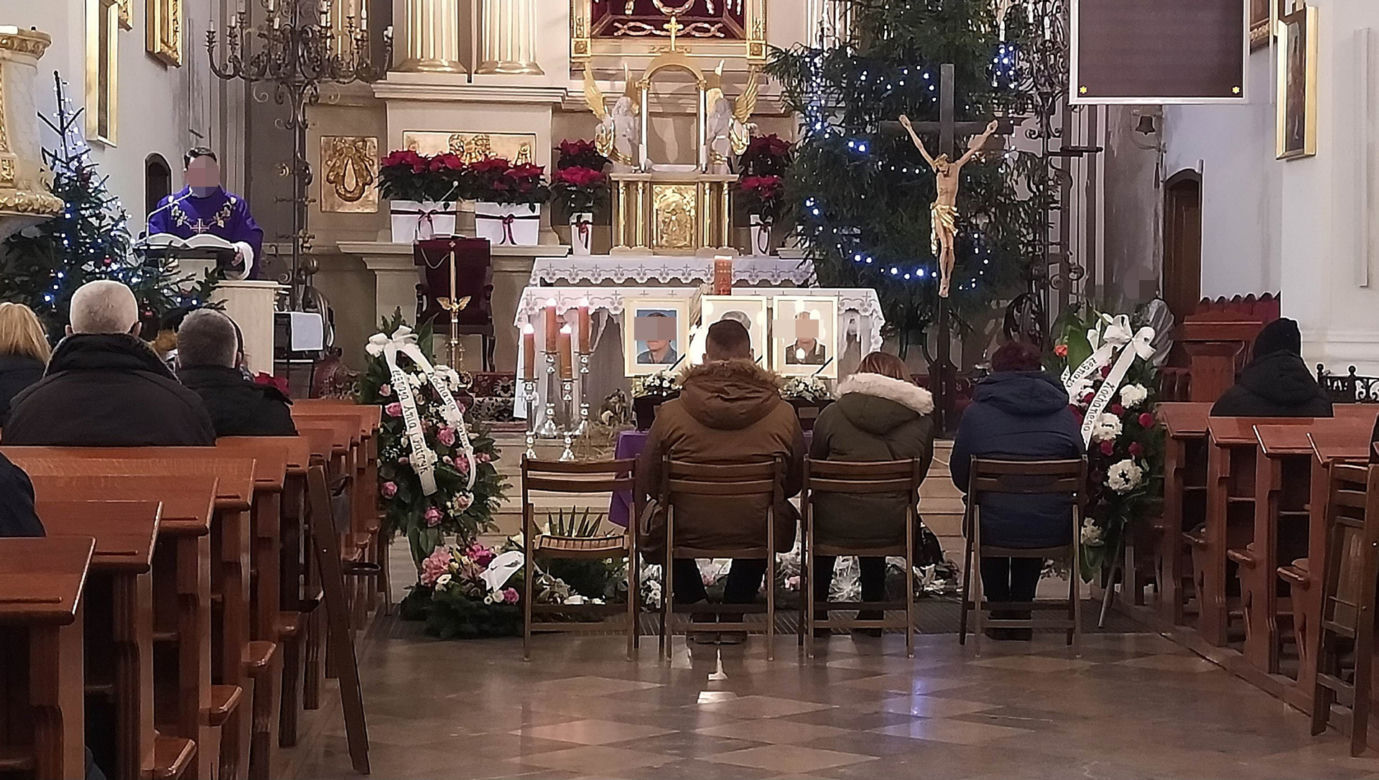 Najbliżsi pożegnali zmarłą rodzinę