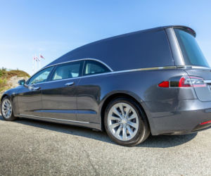 Tesla Model S Karawan