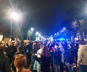 #PiekłoKobiet: Protest na warszawskim Żoliborzu