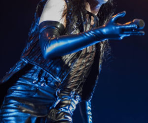 Skrupulatnie wyreżyserowany groteskowy spektakl okraszony nutą surrealizmu – Avatar zawładną Warszawą [RELACJA]