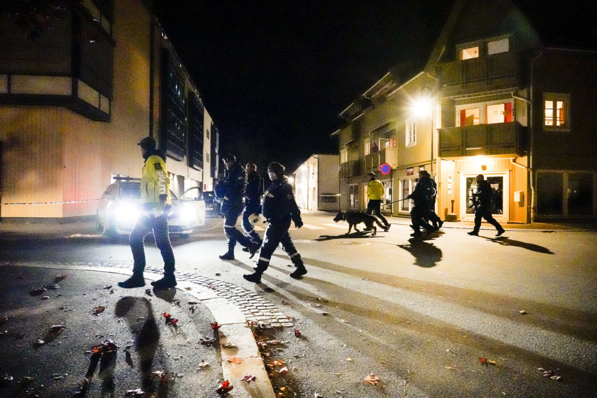 Strzelał z łuku na ulicach! 5 osob nie żyje