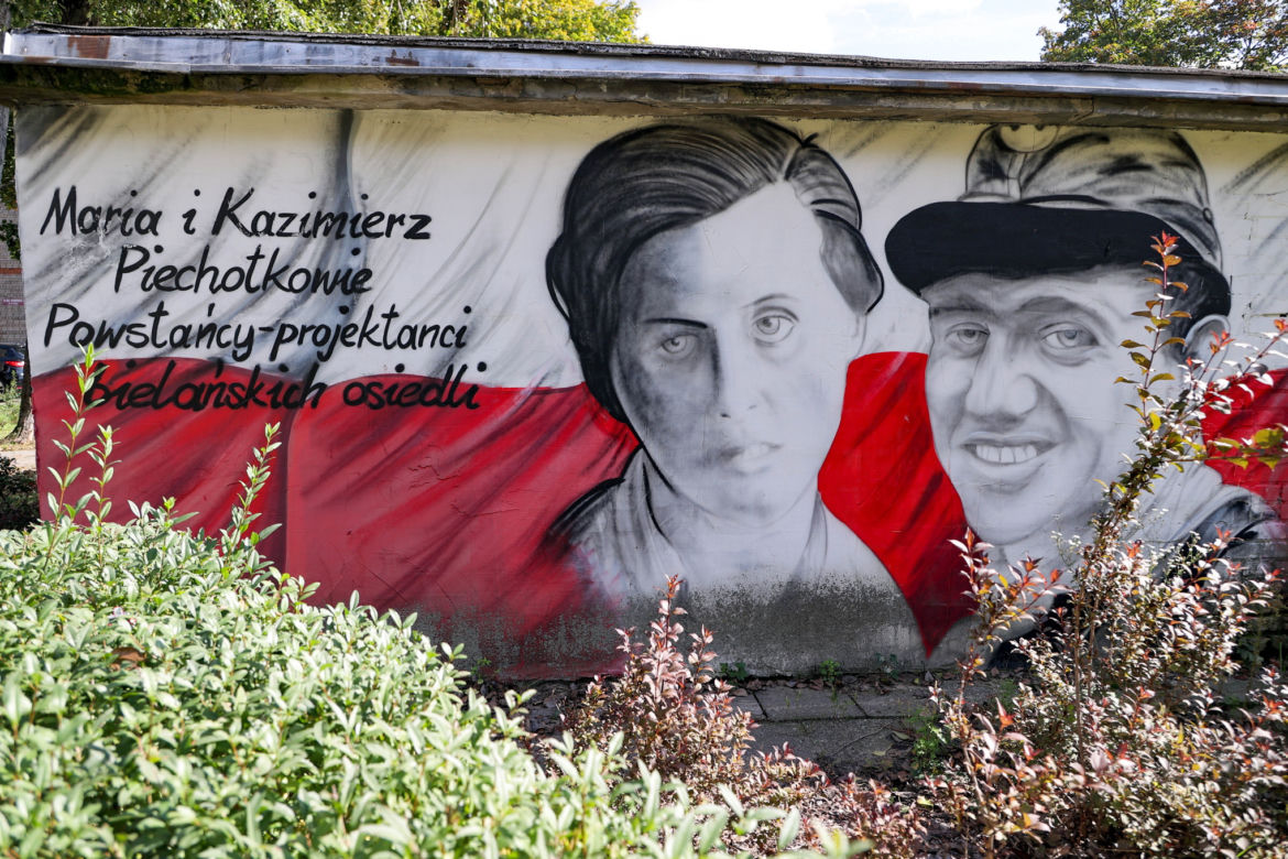 Marzną w bloku, bo jest zabytkowy. Mieszkańcy: Urząd konserwatora nas okrada!