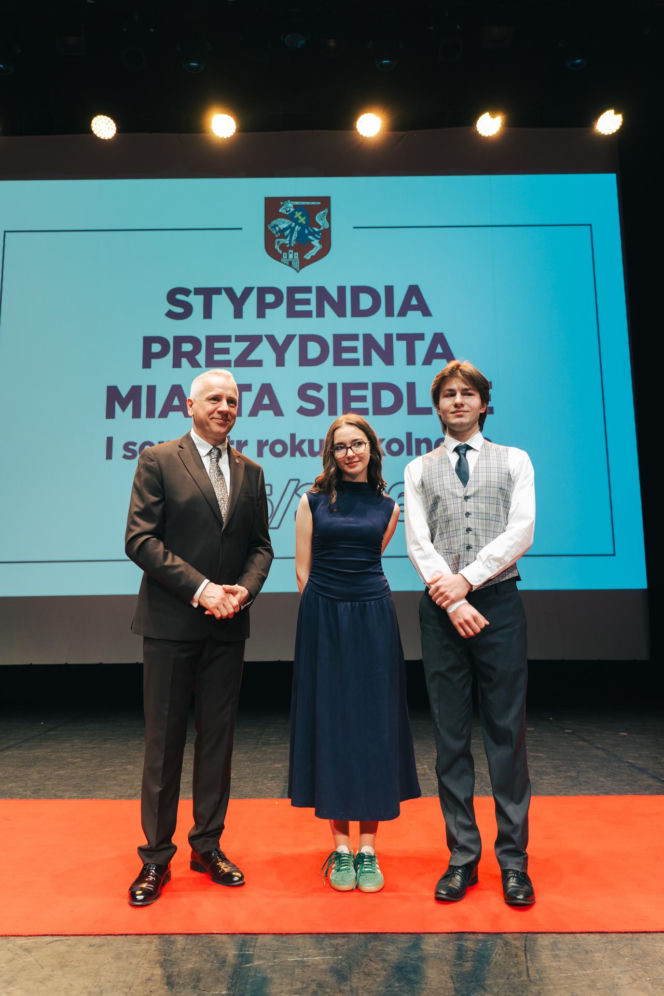 Najzdolniejsi uczniowie odebrali stypendia Prezydenta Miasta Siedlce