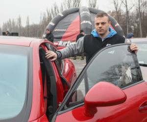 Adrian Zieliński w Porsche Panamera GTS