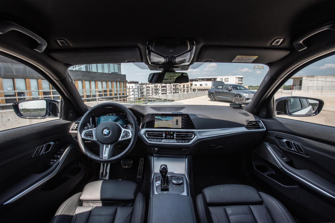 BMW 330i vs Volvo S60 T5