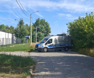 Pożar w fabryce dronów wojskowych w Skarżysku-Kamiennej. Policja bada przyczyny, ulica zablokowana