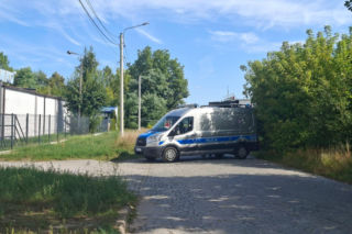 Pożar w fabryce dronów wojskowych w Skarżysku-Kamiennej. Policja bada przyczyny, ulica zablokowana