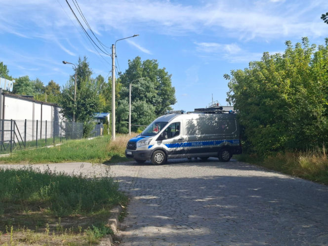 Pożar w fabryce dronów wojskowych w Skarżysku-Kamiennej. Policja bada przyczyny, ulica zablokowana