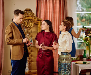 Na Wspólnej, odcinek 4174: Prowokacja Kaliny w dniu ślubu kończy się dramatycznym upadkiem ze schodów - ZDJĘCIA