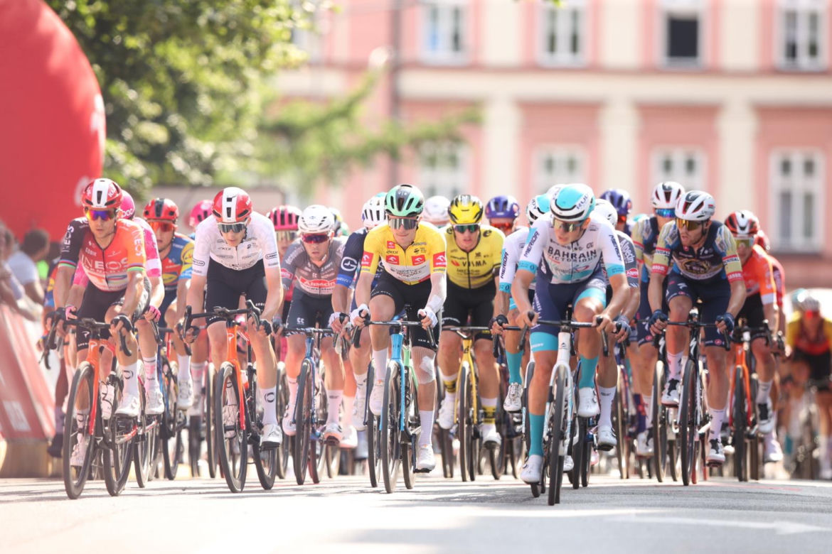 Finał IV etapu Tour de Pologne w Cieszynie. Mieszkańcy kibicowali kolarzom