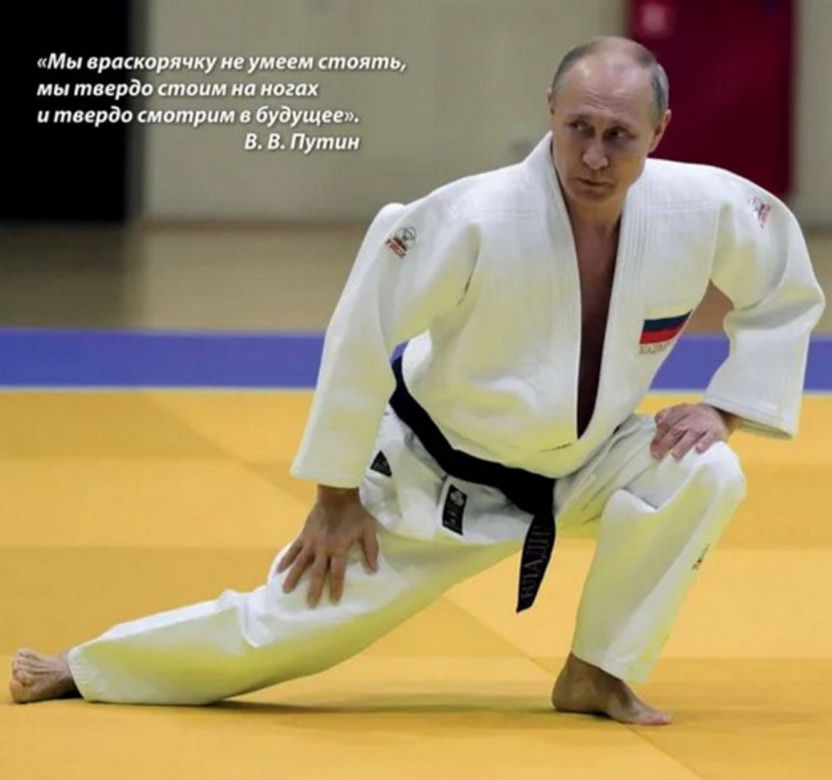 Putin na każdy miesiąc. Jest twarzą kalendarza. W lutym ćwiczy judo, w czerwcu gra na pianinie