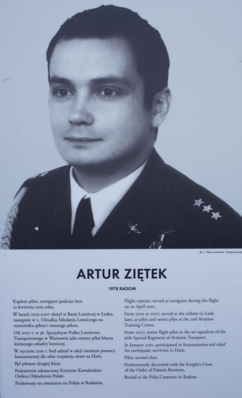 por. Artur Ziętek
