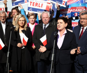 Elżbieta Witek i Beata Szydło. Polacy wskazali, która nadaje się na prezydenta 